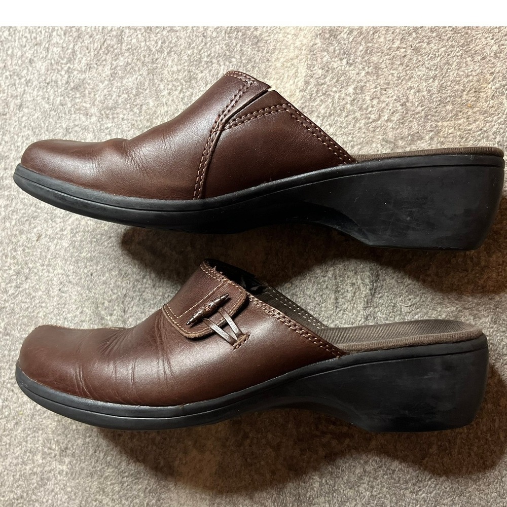 Clarks Brown Leather Mules Clogs Slip On Shoes Button Detail Womens 7M
